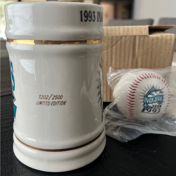 1993 Inaugural Year Marlins Ceramic Mug and Baseball - Picture 3 of 4